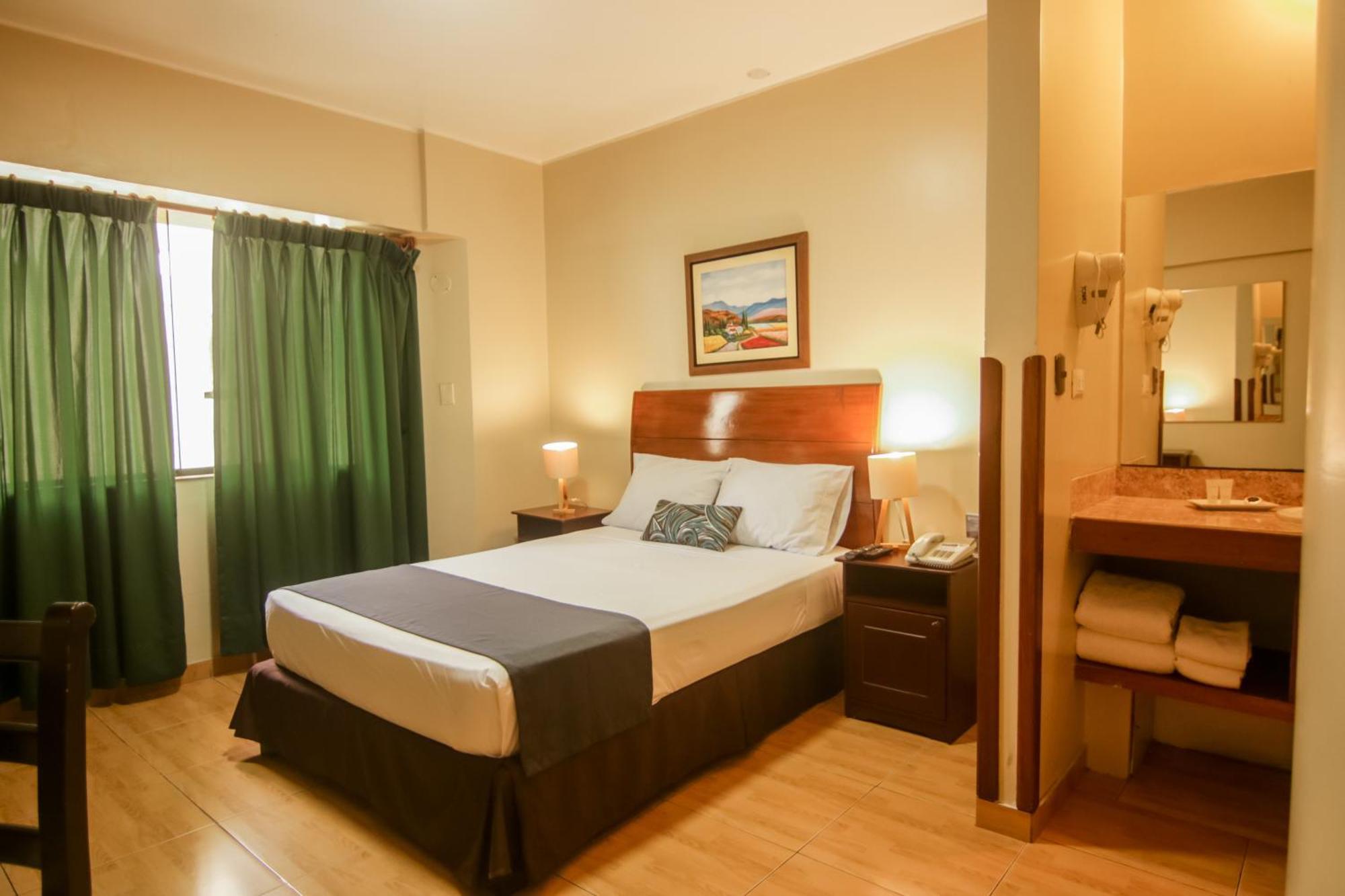 Epiqus Hotel Лима Экстерьер фото
