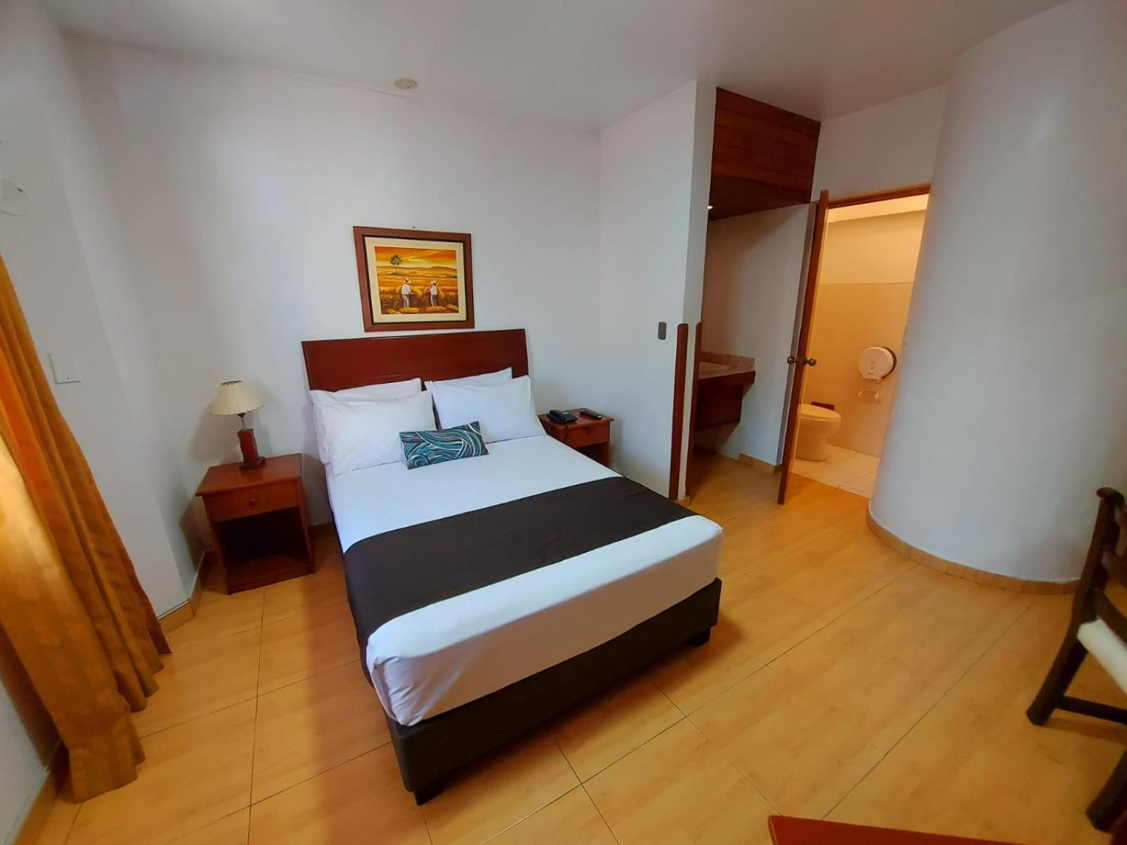 Epiqus Hotel Лима Экстерьер фото