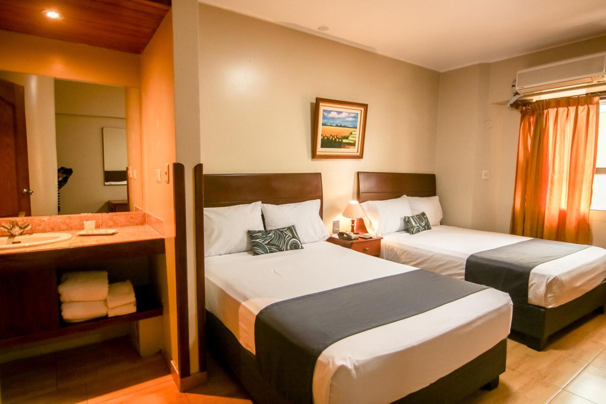 Epiqus Hotel Лима Экстерьер фото