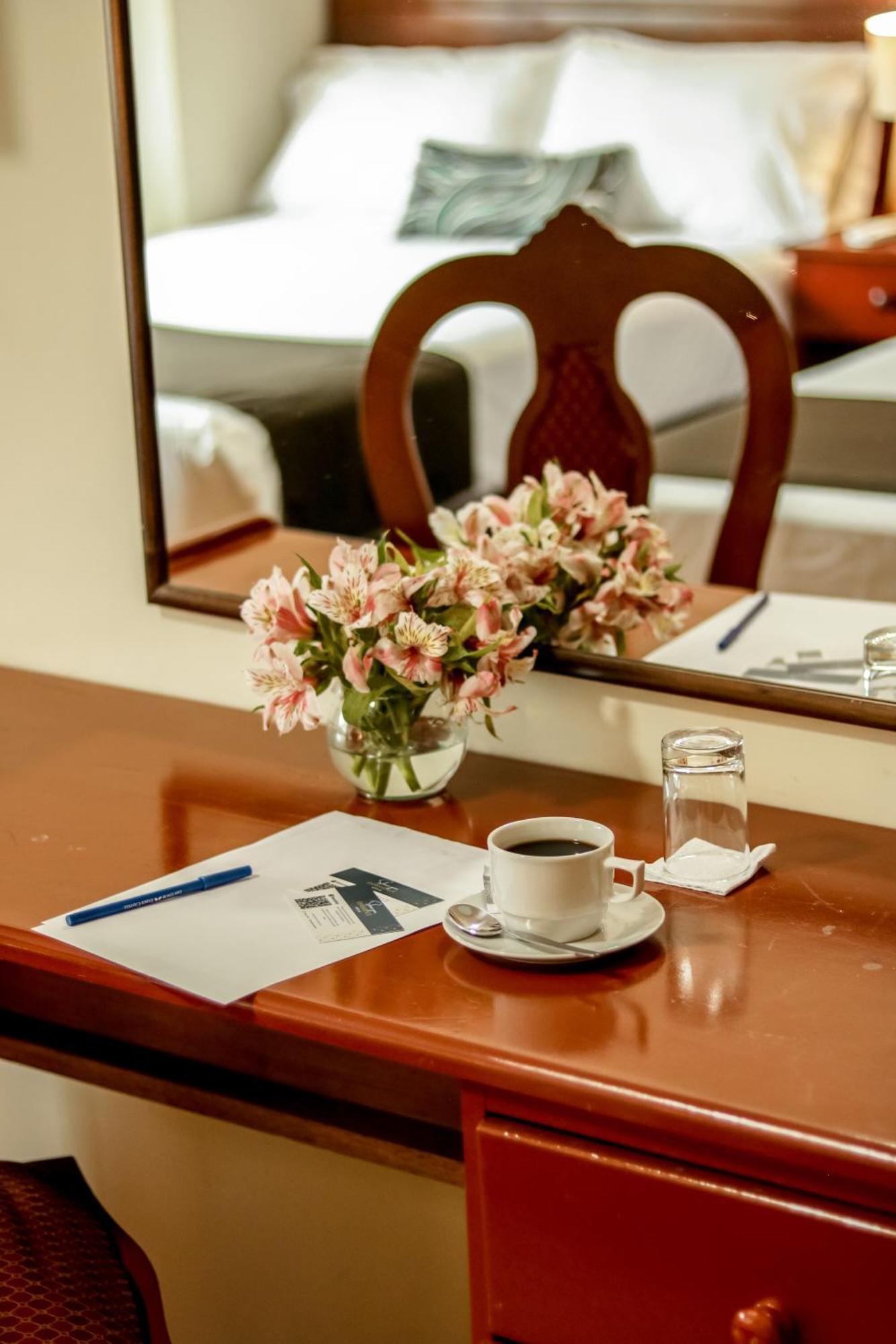 Epiqus Hotel Лима Экстерьер фото