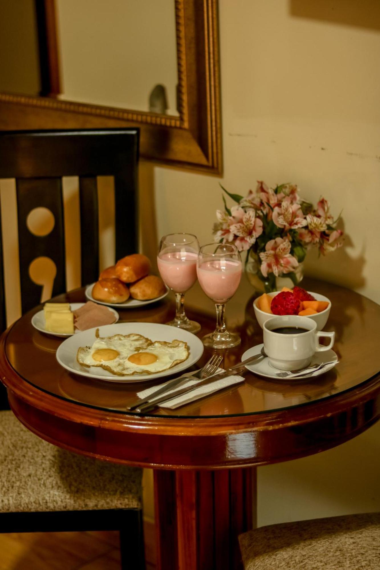 Epiqus Hotel Лима Экстерьер фото
